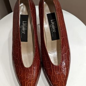 I.Miller Vintage Narrow Heels: Size 7 - Italian Craftsmanship at Its Finest!